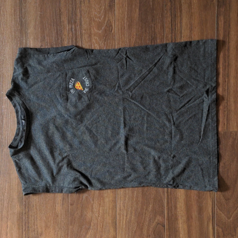 Primark in pizza we crust Pocket Roll Sleeve T-shirt - Picture 2 of 7